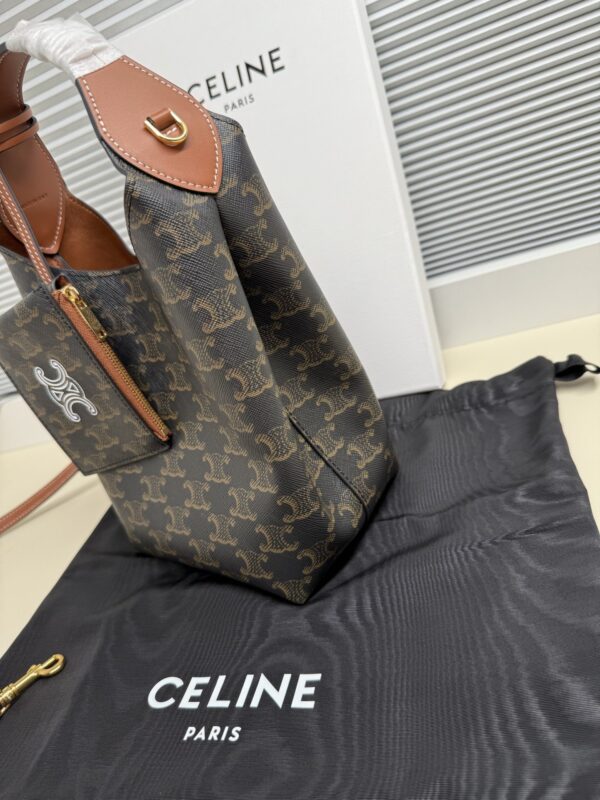 sy_no_CA822EE37E6C5597E2BFFB52C0F04D67_2 Celine Hobo Bag – Small
