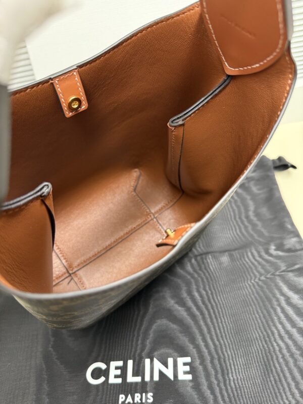 sy_no_CA822EE37E6C5597E2BFFB52C0F04D67_7 Celine Hobo Bag – Small