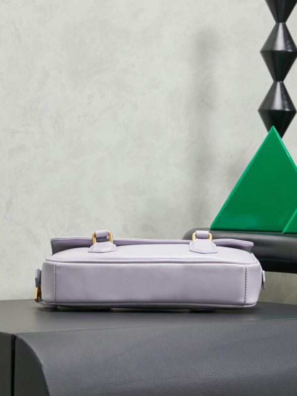 sy_no_CAA11B15AEDD2DFEEAD7F1EC4231949E_3 Miu Miu New Bowling-Style Shoulder Bag