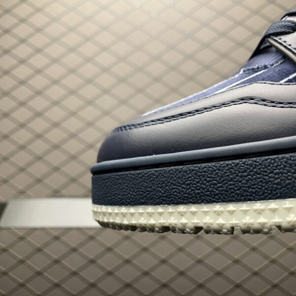 sy_no_CAA2D129AAF4D291293FFEFBFD12BF41_5 Navy Vertical-Stripe Velvet Trainer Sneakers