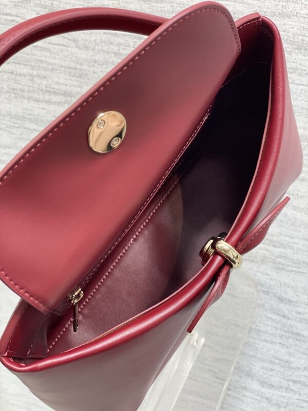 sy_no_CAD968C9BD7CABDB7B2F41A5643EC2AD_7 Dior French-style chic bow handbag – vintage shoulder and crossbody bag