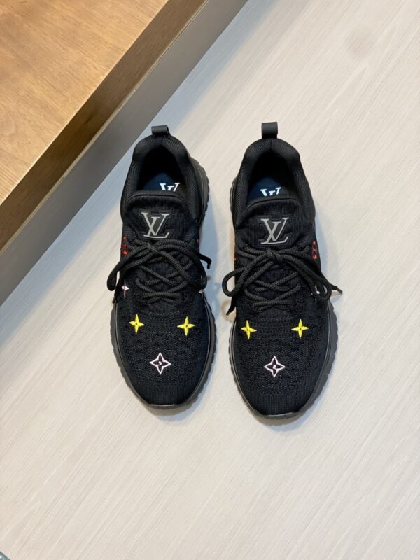 sy_no_CB49B368808A9B9629EF1EA616316D03_0 Louis Vuitton Black Knit Runner Sneaker with Multicolor Monogram Flowers