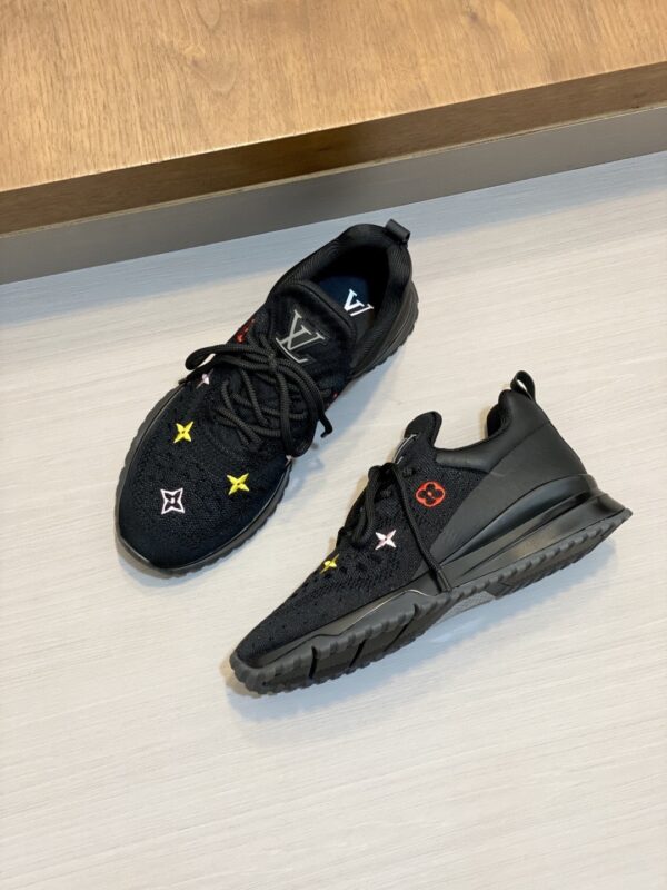 sy_no_CB49B368808A9B9629EF1EA616316D03_4 Louis Vuitton Black Knit Runner Sneaker with Multicolor Monogram Flowers