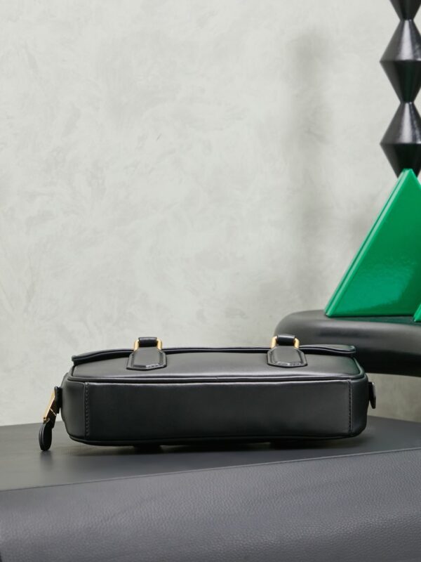 sy_no_CBD9CF2DC7AFD9C13F71935CE0BCED1A_1 Miu Miu Arcadia Bowling Shoulder Bag