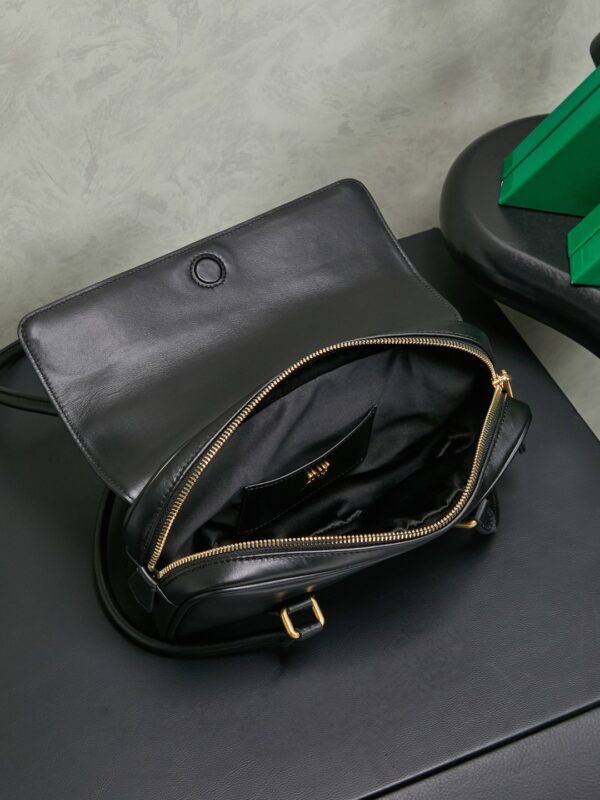 sy_no_CBD9CF2DC7AFD9C13F71935CE0BCED1A_7 Miu Miu Arcadia Bowling Shoulder Bag