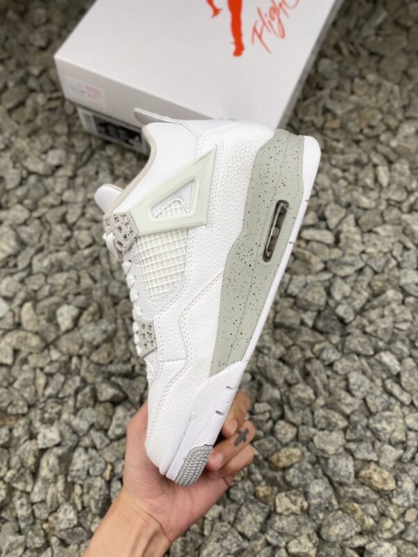 sy_no_CD9AF831FC52FF9B7178DDA81D0813BD_2 White & Grey Retro Basketball Sneakers