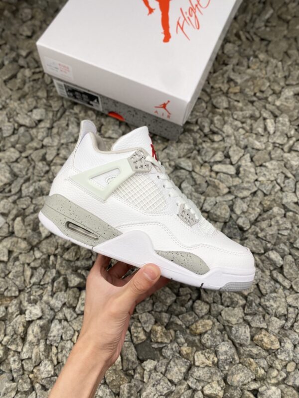 sy_no_CD9AF831FC52FF9B7178DDA81D0813BD_3 White & Grey Retro Basketball Sneakers