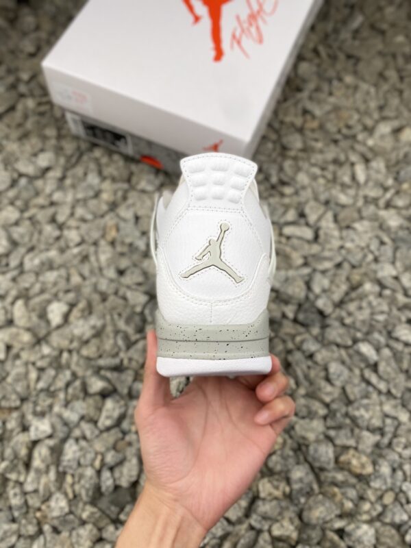 sy_no_CD9AF831FC52FF9B7178DDA81D0813BD_4 White & Grey Retro Basketball Sneakers
