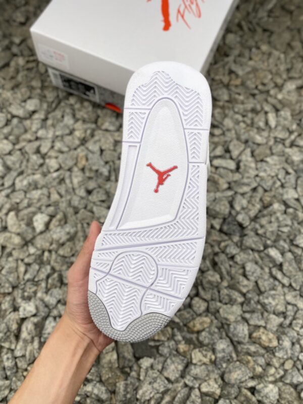 sy_no_CD9AF831FC52FF9B7178DDA81D0813BD_5 White & Grey Retro Basketball Sneakers