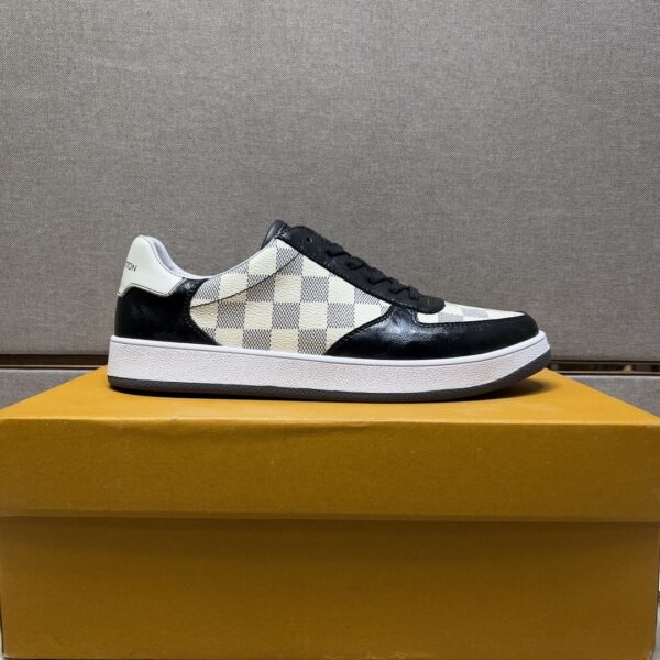 sy_no_CE0381FB3E4233867F45C6FAF9EDFC55_2 Louis Vuitton LV Court / Riviera Black & White Damier Low-Top Sneakers