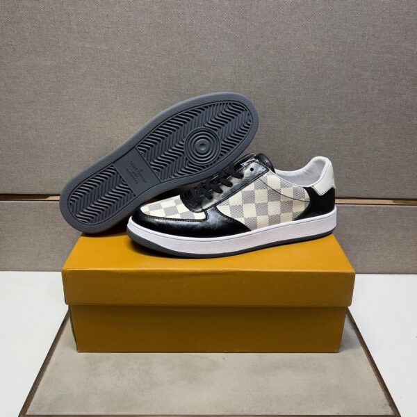 sy_no_CE0381FB3E4233867F45C6FAF9EDFC55_7 Louis Vuitton LV Court / Riviera Black & White Damier Low-Top Sneakers