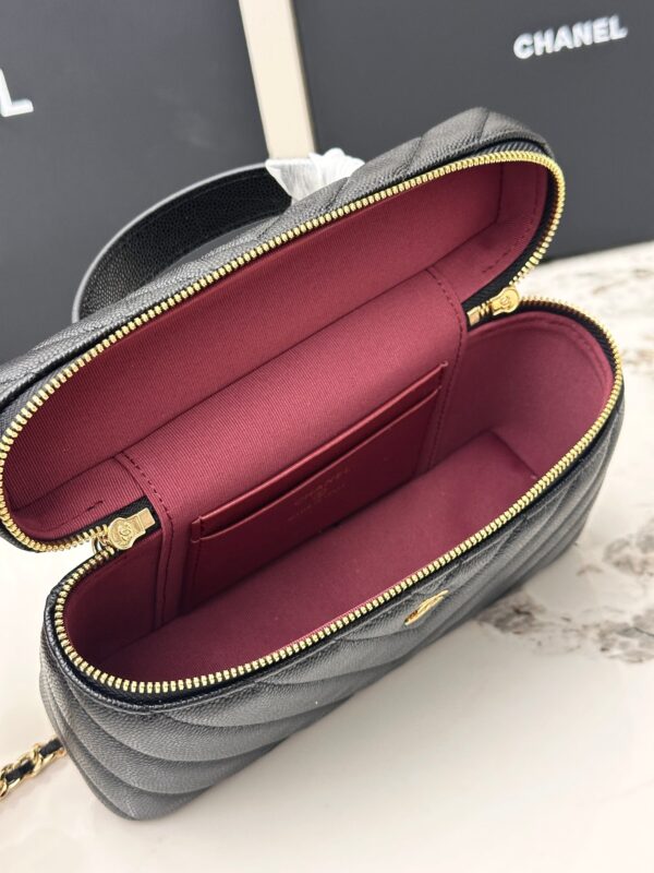 sy_no_CE1E5C5F6BE0B1ABD9237439C04F85A3_6 Chanel Vanity Case with Handle – Grained Calfskin Leather
