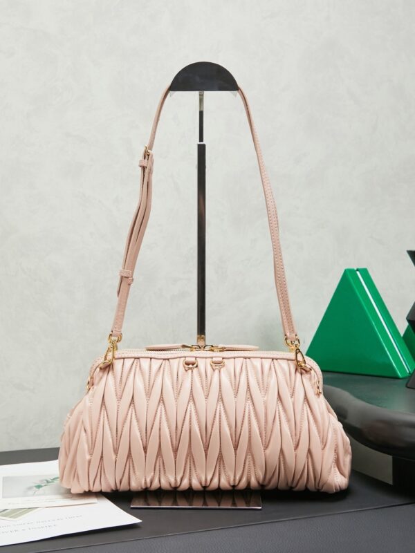 sy_no_CF040A3D75D1EF7F8A7FB3F6424EC192_1 Pink Matelassé Shell Backpack