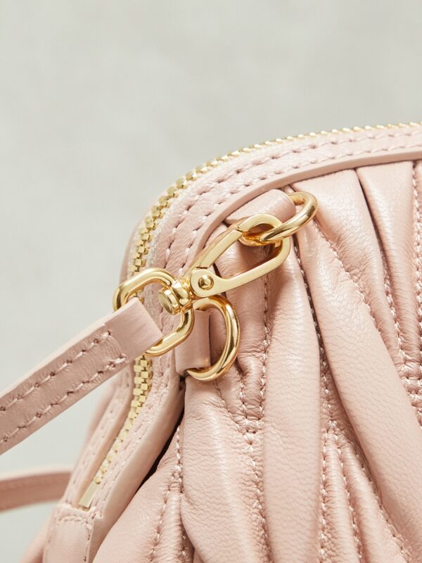sy_no_CF040A3D75D1EF7F8A7FB3F6424EC192_4 Pink Matelassé Shell Backpack