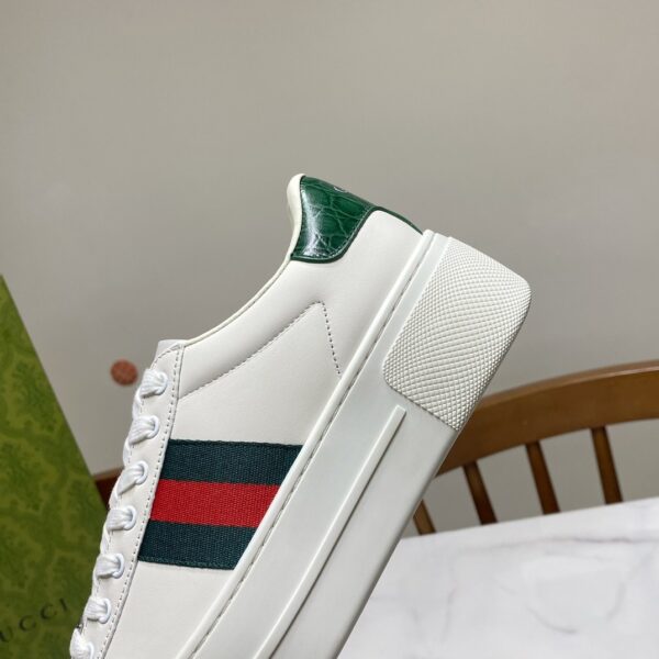 sy_no_CF992980856849F4AC14999968E858F6_7 Gucci Women's Ace Platform Sneaker – White / Green / Red