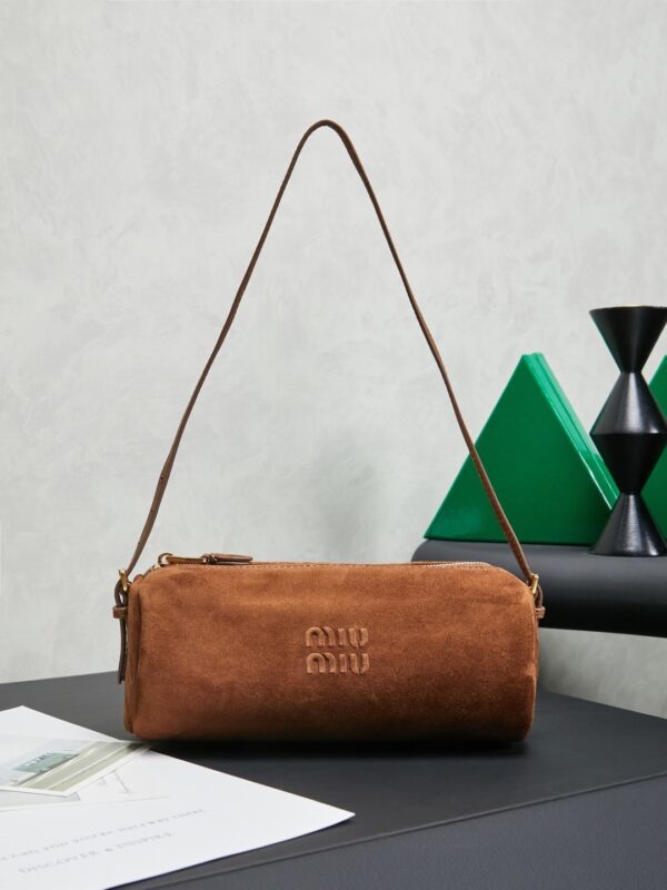 sy_no_D078A6160FCF43D26ADDC0824600867C_0 Caramel Brown Suede Cylindrical Underarm Shoulder Bag
