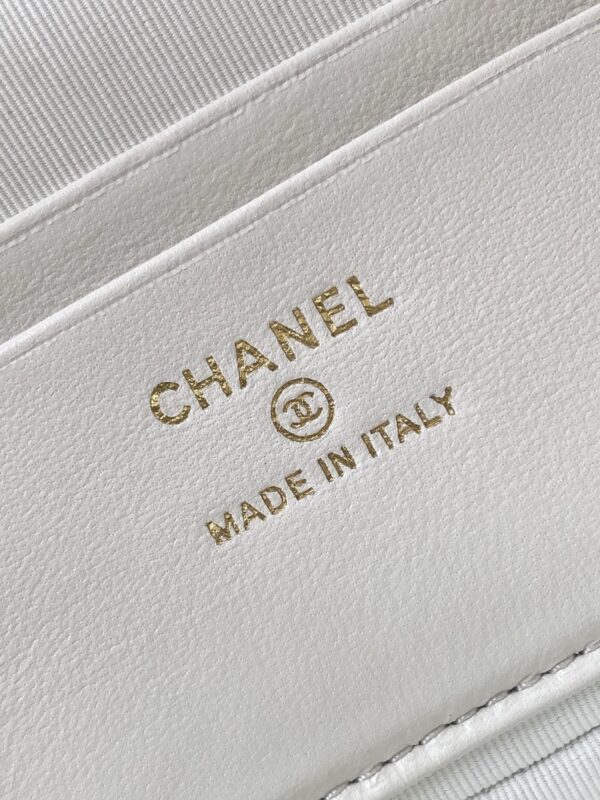 Chanel Caviar Leather Box Bag with Top Handle (Size 25)