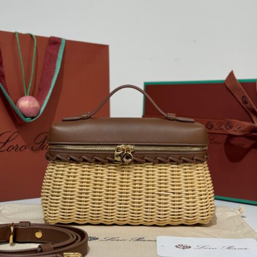 sy_no_D32F1D77F0D5337A258D8B841B754E71_0 LOEWE Extra Pocket L19 Handbag – Woven Leather Edition