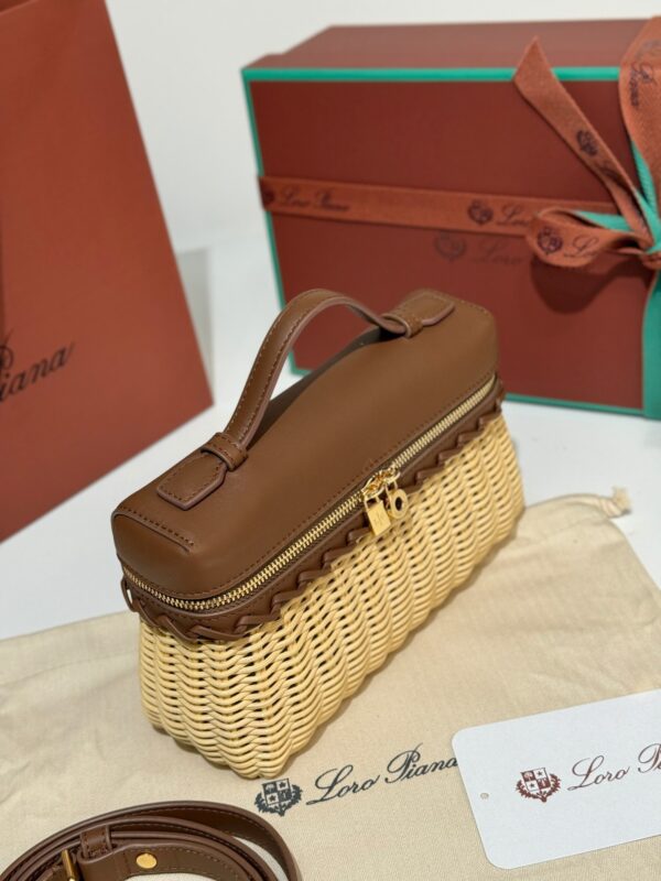 sy_no_D32F1D77F0D5337A258D8B841B754E71_2 LOEWE Extra Pocket L19 Handbag – Woven Leather Edition