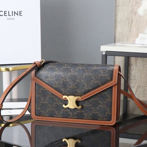 sy_no_D3EC826264E54E715CCAD34A0BD955DD_0 Enveloppe Triomphe Envelope Bag – Leather