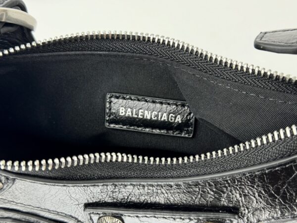 sy_no_D5208907EE4ED06D5E31AC0441557DC3_10 Balenciaga Le Cagole Crescent Moon Shoulder Bag