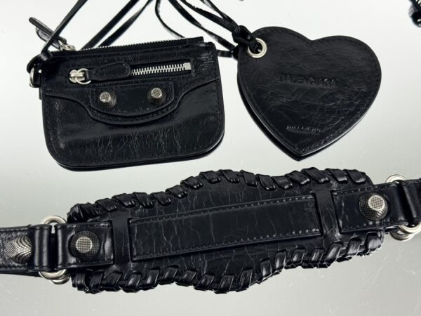 sy_no_D5208907EE4ED06D5E31AC0441557DC3_12 Balenciaga Le Cagole Crescent Moon Shoulder Bag