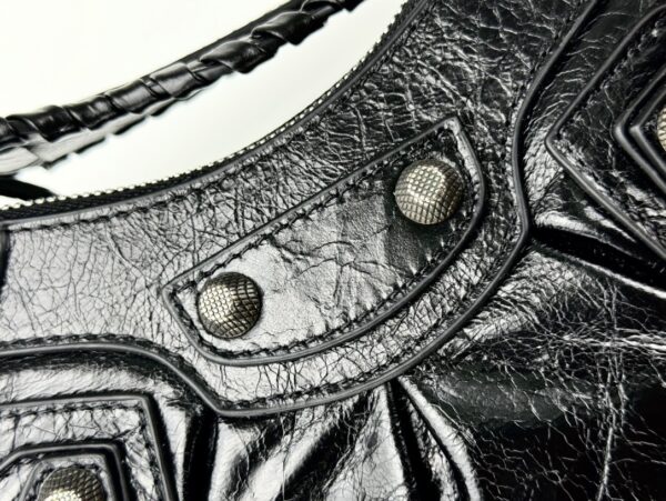 sy_no_D5208907EE4ED06D5E31AC0441557DC3_4 Balenciaga Le Cagole Crescent Moon Shoulder Bag
