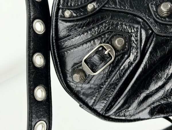 sy_no_D5208907EE4ED06D5E31AC0441557DC3_6 Balenciaga Le Cagole Crescent Moon Shoulder Bag