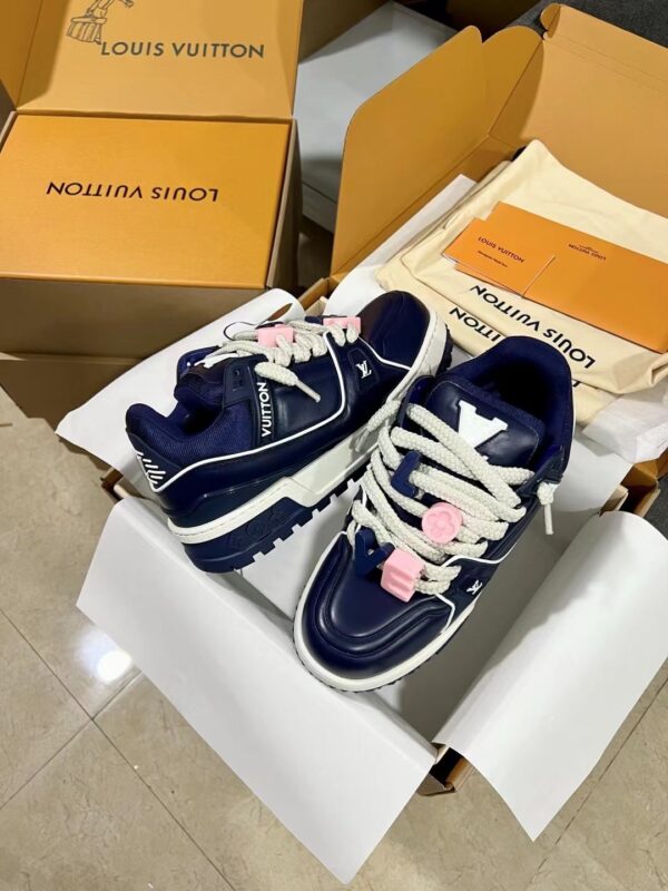 sy_no_D56E970951E478FC5B0B1AC07B1EE1EA_0 Louis Vuitton LV Skate Navy Blue Leather Retro Skate Sneakers