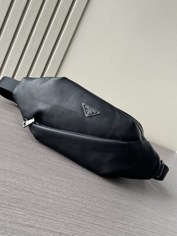 sy_no_D57388BBA355A274827F71662152ECA9_0 Large-Capacity Chest Bag – Black