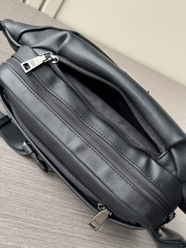 sy_no_D57388BBA355A274827F71662152ECA9_7 Large-Capacity Chest Bag – Black