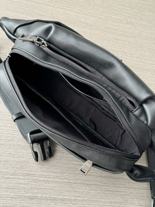 sy_no_D57388BBA355A274827F71662152ECA9_8 Large-Capacity Chest Bag – Black