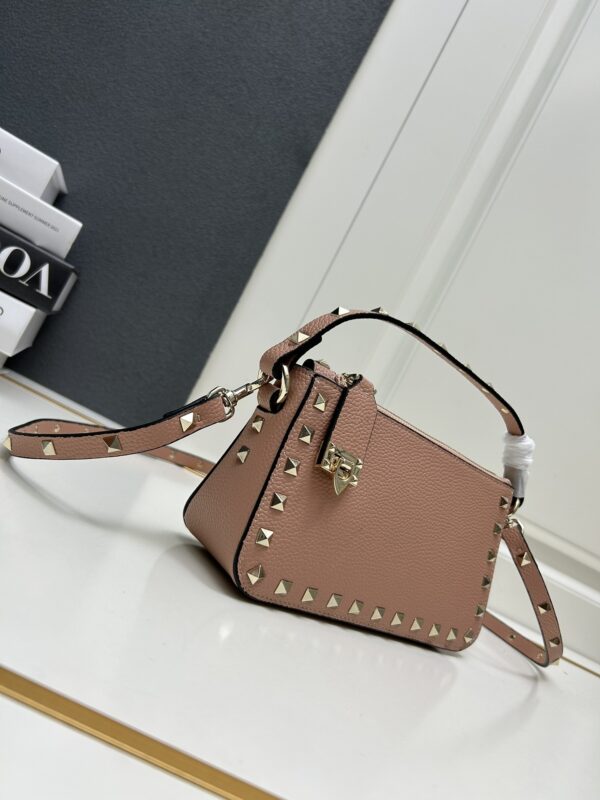 Valentino Garavani Rockstud Small Leather Crossbody Bag – Pink