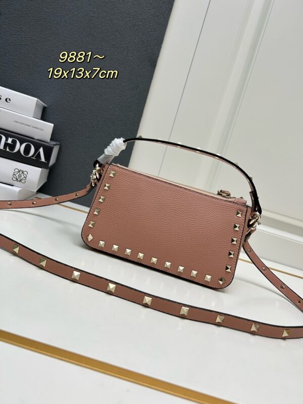 Valentino Garavani Rockstud Small Leather Crossbody Bag – Pink