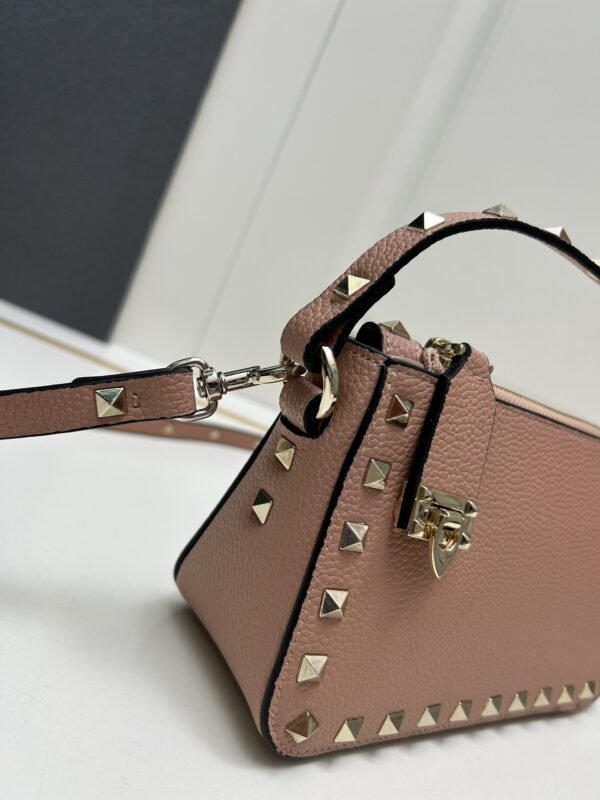 Valentino Garavani Rockstud Small Leather Crossbody Bag – Pink
