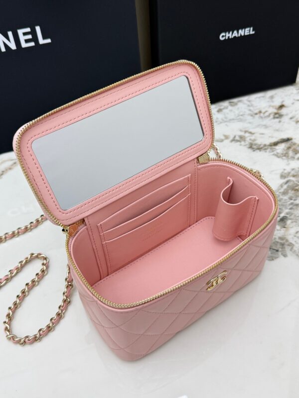 sy_no_D705A9B307C524070271F0BBAB3EB2C9_6 Chanel Vanity Case with Handle – Quilted Lambskin Chain Bag (Pink)