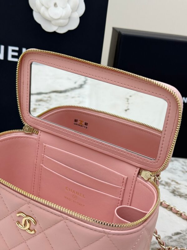 sy_no_D705A9B307C524070271F0BBAB3EB2C9_8 Chanel Vanity Case with Handle – Quilted Lambskin Chain Bag (Pink)