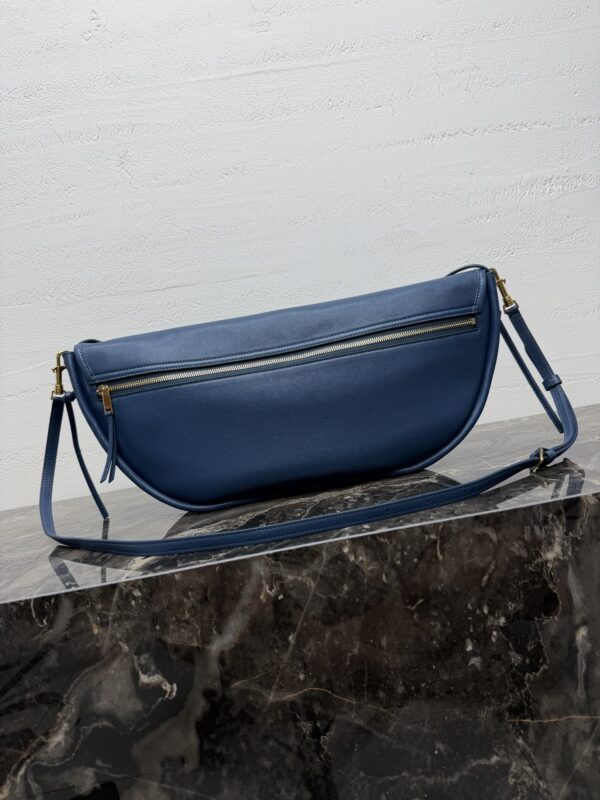 sy_no_D7EF99EBB1878AAF4116E5F81D89D161_3 Celine Soft Triomphe Halfmoon Bag