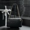 sy_no_D81B74F98B15E4DDF738003EAD76DC78_2 CHANEL Women's Maxi Camera Bag (26A) – Double-C Chain Bowling Bag / Shoulder & Underarm Bag / Briefcase Style