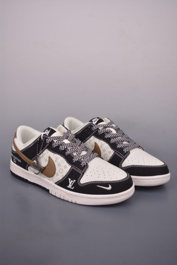 sy_no_D89784FB9AC17C9CACA8B770CCC00317_0 Louis Vuitton x Nike Dunk Low Custom – Brown Swoosh / Monogram