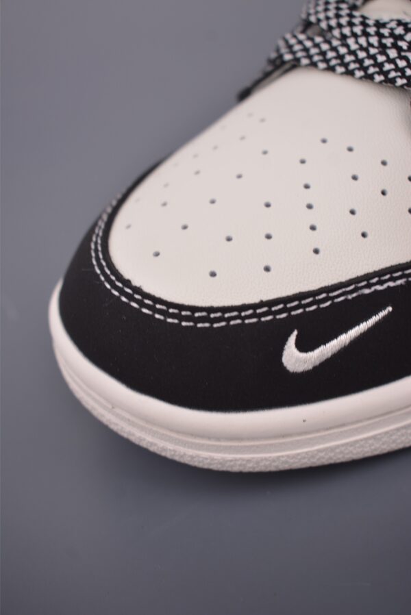 sy_no_D89784FB9AC17C9CACA8B770CCC00317_5 Louis Vuitton x Nike Dunk Low Custom – Brown Swoosh / Monogram