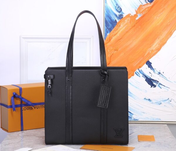 sy_no_D8ECF58FA6D547103EA9EFD8BCD1CFBA_0 LV Aerogram Tote Bag – Black