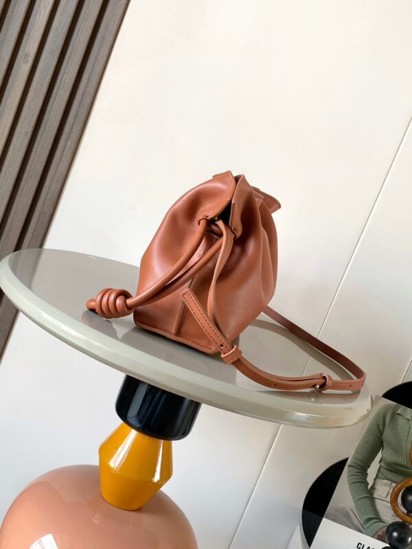 sy_no_D9697925542D06F2FB1096A7334C373D_1 LOEWE Mini Flamenco Knot Bag