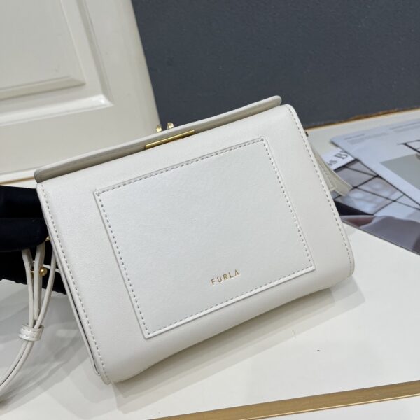 sy_no_D99DA6AA19C2F6CDB1349FC370E6D987_3 FURLA Vintage Frame Crossbody Bag – White