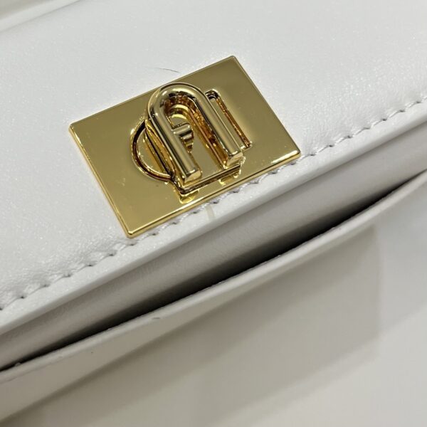 sy_no_D99DA6AA19C2F6CDB1349FC370E6D987_5 FURLA Vintage Frame Crossbody Bag – White