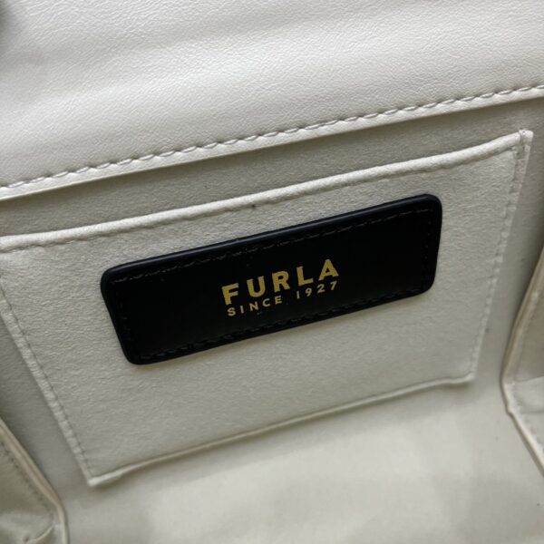 sy_no_D99DA6AA19C2F6CDB1349FC370E6D987_8 FURLA Vintage Frame Crossbody Bag – White