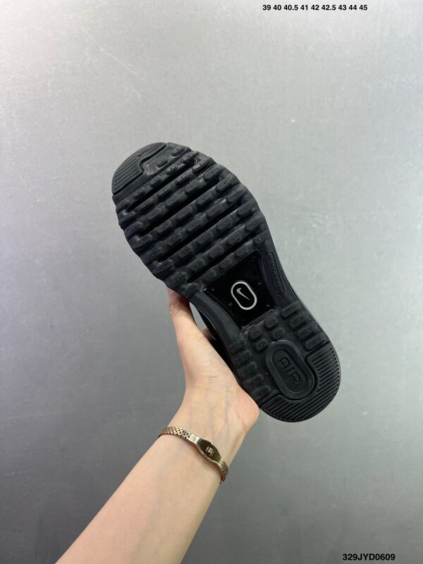 sy_no_D9A2E6F37C749C978EFE05356AF5BE10_6 Nike Air Max 2013 – Triple Black