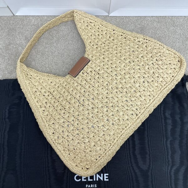 sy_no_DA78B483858059AC0E0C33CCAFFA16D1_1 CELINE Triomphe Triangle Bag