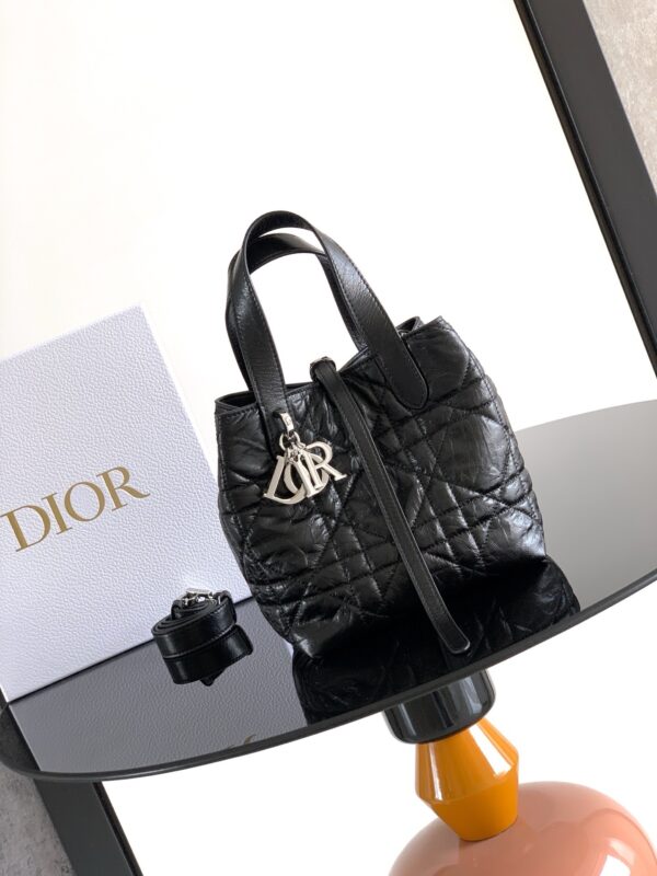 sy_no_DACA2AD6465D6ACB57EFB1A8BAFBBA40_0 Dior Women's Toujours Oversized Cannage Calfskin Shoulder Bag