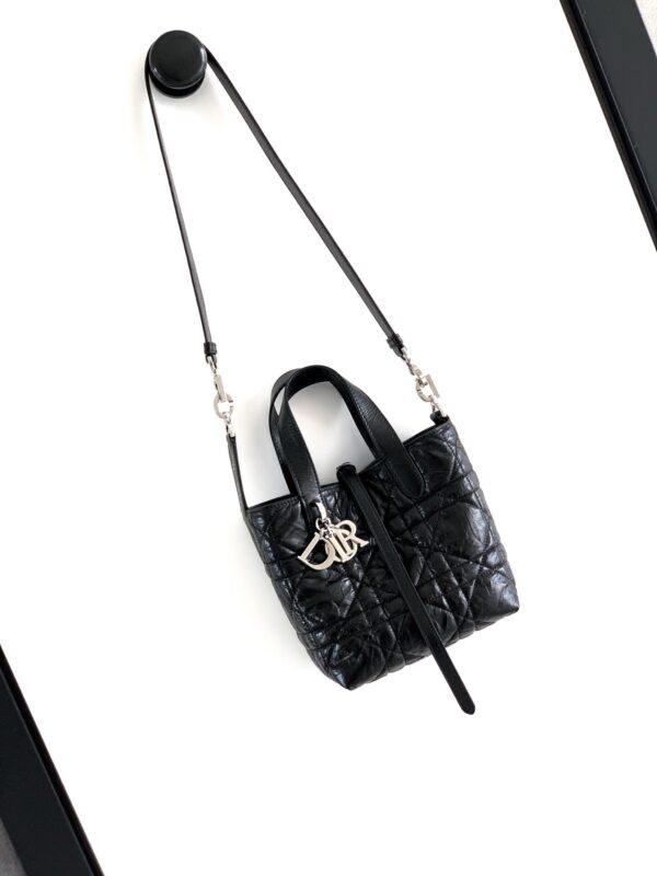 sy_no_DACA2AD6465D6ACB57EFB1A8BAFBBA40_8 Dior Women's Toujours Oversized Cannage Calfskin Shoulder Bag